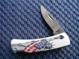 Buck 525 USA Gents Lockback Folding Pocket Knife American Flag Statue of Liberty Spirit of America!!