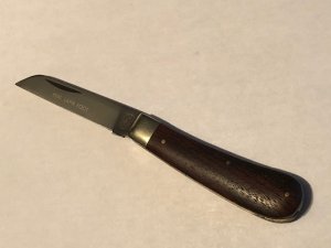 A Wright &Sons Real lamb Foot blade knife horn