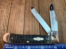 Case Collector’s Club Trapper for 2004 in Allegheny Mountain Bone Case Collector’s Club Trapper for 2004 in Allegheny Mountain Bone