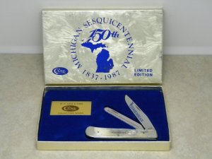 Case XX SS USA 3 Dot (1987) Blue Bone B254 SS Michigan Sesquicentennial Trapper Knife in Box