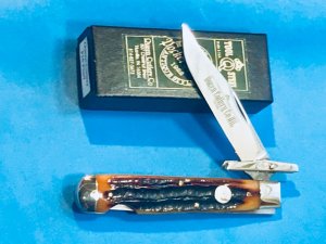 Queen Cutlery Cheetah / Swing guard knife w/ Beautiful Amber Bone Handles & Queen Shield -NOS & NM