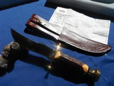 Case XX Kodiak Hunting Knife In Original Box Beautiful Handcrafted 1995 NOS/NIB Case XX Kodiak Hunting Knife In Original Box Beautiful Handcrafted 1995 NOS/NIB