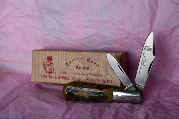 Colonel Coon Stag Barlow made in the 1980s Really nice Fat handles!! Colonel Coon Stag Barlow made in the 1980s Really nice Fat handles!!
