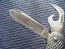 1998 Camillus U.S. Military Folding Pocket Knife. 1998 Camillus U.S. Military Folding Pocket Knife.