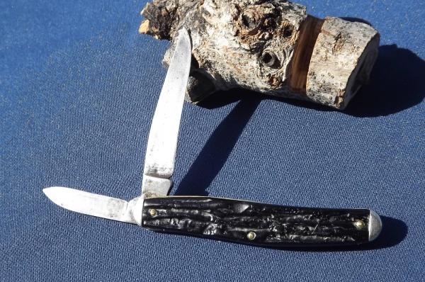 Vintage Kent 2 blade folding  pocket knife.  Kent N.Y. Made in the USA!!! 