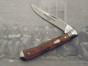 Schatt & Morgan #19 Trapper – Walnut handles