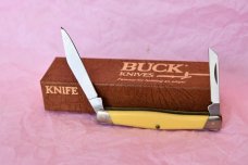 Buck Lancer 305 ^ year 1988 Yellow handle Buck Lancer 305 ^ year 1988 Yellow handle