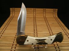 SCHRADE+ USA NOS VINTAGE 2004 HEAVY STAG HORN 100 YEAR 1904-2004 LOCK BACK POCKET KNIFE & FELT CASE SCHRADE+ USA NOS VINTAGE 2004 HEAVY STAG HORN 100 YEAR 1904-2004 LOCK BACK POCKET KNIFE & FELT CASE