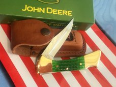 2006 Case xx 4 & 1/4" John Deere Folding Lock Back Hunter Knife with Sheath -NOS in Orig Box -MINT 2006 Case xx 4 & 1/4" John Deere Folding Lock Back Hunter Knife with Sheath -NOS in Orig Box -MINT