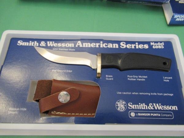 Smith & Wesson American Series Model 6085
