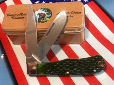 Bear & Son Custom Heritage 2 Blade Mountain Man Knife w/ Green Jigged Bone Handles -NOS in Orig Tin Bear & Son Custom Heritage 2 Blade Mountain Man Knife w/ Green Jigged Bone Handles -NOS in Orig Tin