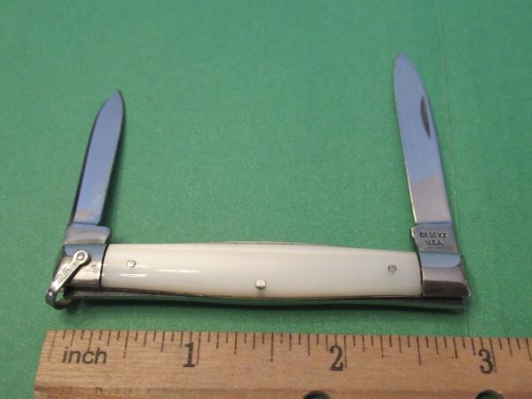 Case XX USA Imitation Pearl Pattern # 92042 with Bail