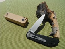 NOS, Discontinued Ka-Bar Maserin Pocket Knife Made in Italy. Knife is brand new in the box!