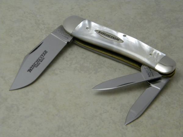 Winchester Trademark USA 1997 Pearl 3808 Whittler Knife Winchester Trademark USA 1997 Pearl 3808 Whittler Knife