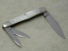 Winchester Trademark USA 1997 Pearl 3871 Swell Center Whittler Knife Winchester Trademark USA 1997 Pearl 3871 Swell Center Whittler Knife