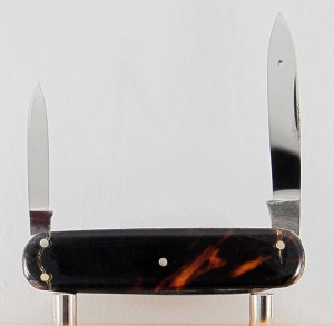 Bertram Hen and Rooster 3-Blade 2 7/8" Long Pen Knife In Excellent Condition w/Tortoise Covers (980)