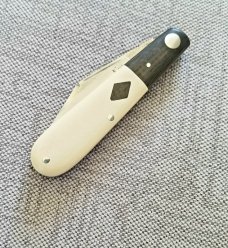 K'roo Custom Clip Tuxedo Barlow Knife,2020,NEW, 3.5",N690 ivory micarta & black carbon fiber K'roo Custom Clip Tuxedo Barlow Knife,2020,NEW, 3.5",N690 ivory micarta & black carbon fiber