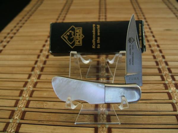 PUMA P210600MOP MINT IN BOX VINT. 2004 GERMAN MICRO GENTLEMAN MOTHER OF PEARL LOCK BACK POCKET KNIFE PUMA P210600MOP MINT IN BOX VINT. 2004 GERMAN MICRO GENTLEMAN MOTHER OF PEARL LOCK BACK POCKET KNIFE