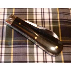 A Wright & Son Sheffield, England Tackler Utility Knife w/Buffalo Horn Scales and Curved Blade A Wright & Son Sheffield, England Tackler Utility Knife w/Buffalo Horn Scales and Curved Blade