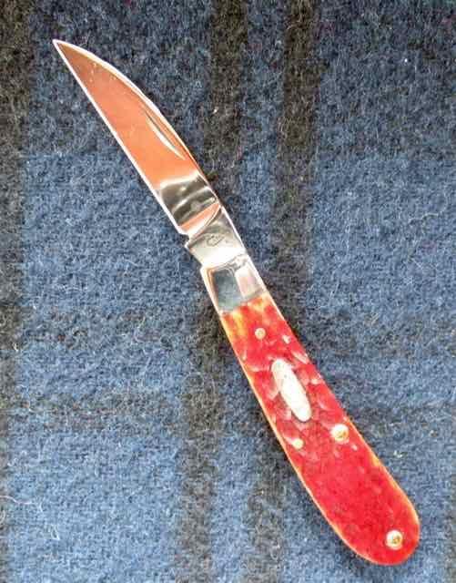 Case #07018 Swayback with Jigged Chestnut Bone Scales and Wharncliffe Blade