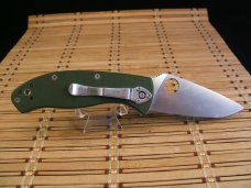 SPYDERCO 8 CR 13 MOV TENACIOUS GREEN LARGE LINER LOCK NEW IN BOX WITH PAPERS BELT CLIP CARRY KNIFE