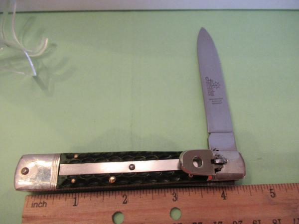 Hubertus Green Bone Lever Lock Auto