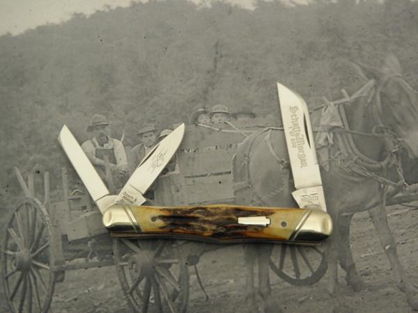 Schatt & Morgan, Keystone Series XV Sambar Stag Split Back Spring Carpenter’s Whittler #033448: 200 Schatt & Morgan, Keystone Series XV Sambar Stag Split Back Spring Carpenter’s Whittler #033448: 200