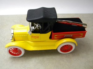 Case XX USA Bone 6201 Pen Knife w/ Model "T" Runabout Truck 1:25th Die-Cast Metal Replica in Box