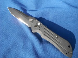  Discontinued  Benchmade 9100 SBT AUTO Stryker with Safety 3.7" Dual Edge Tanto Blade