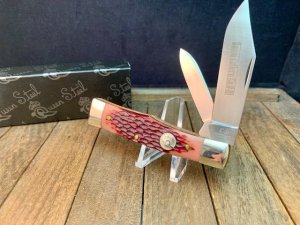 Queen Cutlery Strawberry Delrin Gunstock D-2 Tool Steel Blades