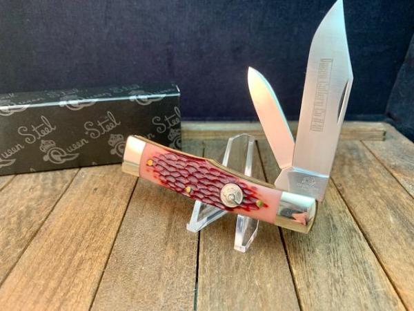 Queen Cutlery Strawberry Delrin Gunstock D-2 Tool Steel Blades Queen Cutlery Strawberry Delrin Gunstock D-2 Tool Steel Blades