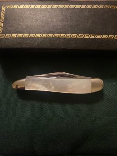 1982 Case XX ••••SS•••• USA 8220 SS Mother Of Pearl Peanut Limited edition #1204 In Box 1982 Case XX ••••SS•••• USA 8220 SS Mother Of Pearl Peanut Limited edition #1204 In Box
