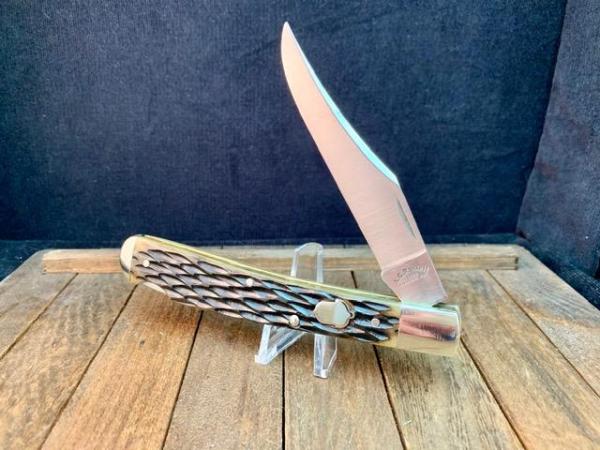A.G. Russell Granddad’s Lockback In Antique Green Jigged Bone 5 1/4” A.G. Russell Granddad’s Lockback In Antique Green Jigged Bone 5 1/4”
