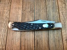 A.G. Russell Granddad’s Lockback In Antique Green Jigged Bone 5 1/4” A.G. Russell Granddad’s Lockback In Antique Green Jigged Bone 5 1/4”