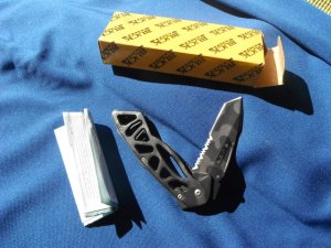 NIB Buck 870 Bones Knife,  Folding Pocket Knife Partially Serrated Tactical Folding Knife with Clip