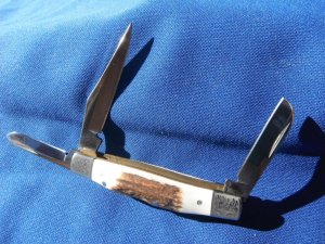 NOS/NIB Discontinue Gerber 22-01035 3-Blade Stag Stockman Fine Edge Lock-Back Pocket Knife with box.