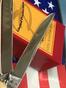 Robeson (Pocket Eze ) By Queen, Exclusive One of 200 Trapper w/ Great Stag Handles -NOS w/ Box Robeson (Pocket Eze ) By Queen, Exclusive One of 200 Trapper w/ Great Stag Handles -NOS w/ Box