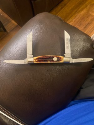 New Queen #32 Large Congress Red Stag With Nickel Silver Bolster & 4 Blades Pocket Knife New In Biox