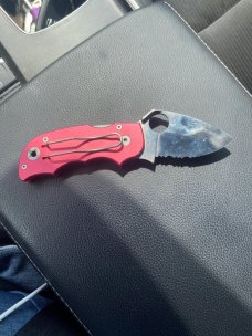 Spyderco Salsa Red handle Single Blade Made In Tapie Tiawan Spyderco Salsa Red handle Single Blade Made In Tapie Tiawan