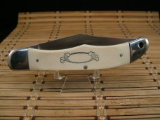 SCHRADE USA SC500 SCRIMSHAW FIGHTING BISON BUFFALO LINER LOCK CARBON STEEL FOLD POCKET KNIFE UNUSED SCHRADE USA SC500 SCRIMSHAW FIGHTING BISON BUFFALO LINER LOCK CARBON STEEL FOLD POCKET KNIFE UNUSED
