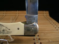 SCHRADE USA SC500 SCRIMSHAW FIGHTING BISON BUFFALO LINER LOCK CARBON STEEL FOLD POCKET KNIFE UNUSED SCHRADE USA SC500 SCRIMSHAW FIGHTING BISON BUFFALO LINER LOCK CARBON STEEL FOLD POCKET KNIFE UNUSED