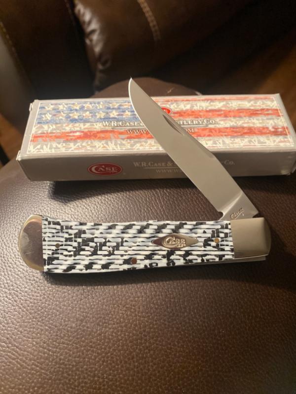 New Case XX Bose White & Black Carbon Fiber Weave Smooth Back Pocket TB101546SS New In Box New Case XX Bose White & Black Carbon Fiber Weave Smooth Back Pocket TB101546SS New In Box