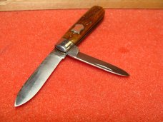 RUSSELL USA (CURVED) TURNERS FALLS,MA 1875-1941 3 3/8" JACK KNIFE BROWN BONE HANDLES RUSSELL USA (CURVED) TURNERS FALLS,MA 1875-1941 3 3/8" JACK KNIFE BROWN BONE HANDLES