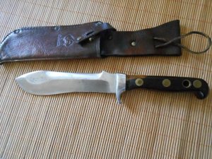 Rare Vintage Vietnam era 1967 Puma White Hunter Knife and original sheath #63607