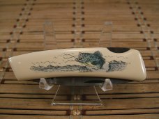 KUTMASTER BY UNICA N.Y. U.S.A. VINTAGE LOCKBACK BEAUTIFUL BONE SCRIMSHAW FIGHTING BASS POCKET KNIFE KUTMASTER BY UNICA N.Y. U.S.A. VINTAGE LOCKBACK BEAUTIFUL BONE SCRIMSHAW FIGHTING BASS POCKET KNIFE