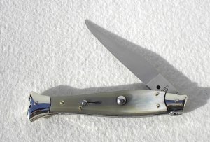 NEW OLD STOCK  BELTRAME AUTO FISH STYLE 25CM ( PICKLOCK ) LIGHT HORN ITALIAN STILETTO 