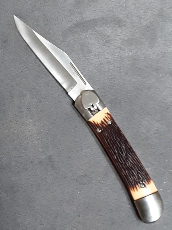 Lever lock knife. Lever lock knife.