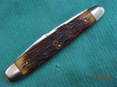 Queen Cutlery *sideways Q* 1946-48 Brown bone Queen Cutlery *sideways Q* 1946-48 Brown bone