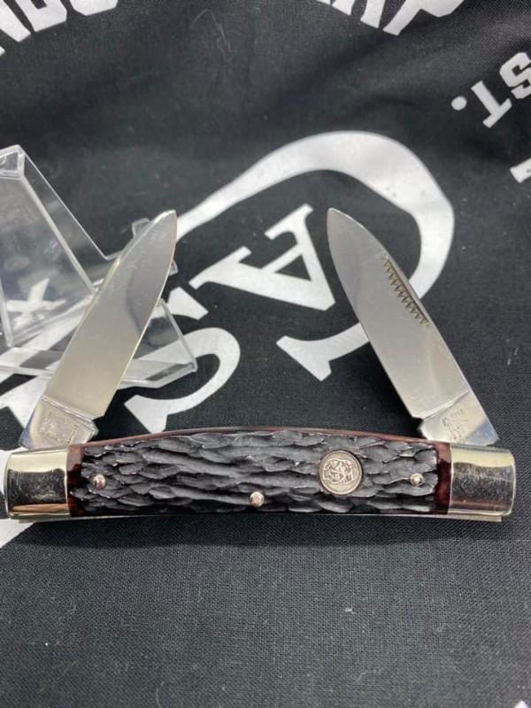 German made Bulldog Brand 2-blade congress knife black/red jigged bone, near mint German made Bulldog Brand 2-blade congress knife black/red jigged bone, near mint