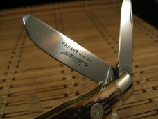PARKER CUTLERY COMPANY VINTAGE DOUBLE BLADE TRAPPER JIGGED BONE BULLET FOLDING POCKET KNIFE LIKE NEW